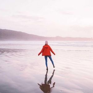 Roots down puffer jacket